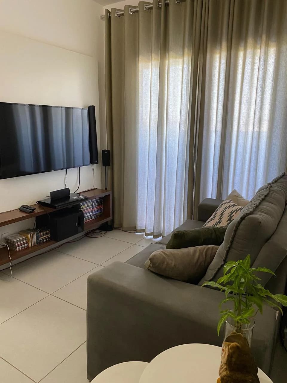 Apartamento à Venda com 3 Dormitórios, Suíte e Área de Lazer — foto 2
